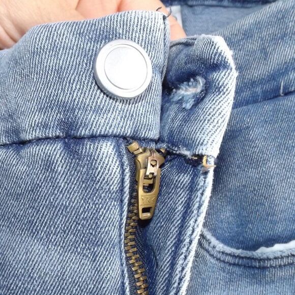 GOOD AMERICAN Jeans, 8/29, Light Wash, Good straight, Ankle, Zipper fly, Pockets - Picture 10 of 15